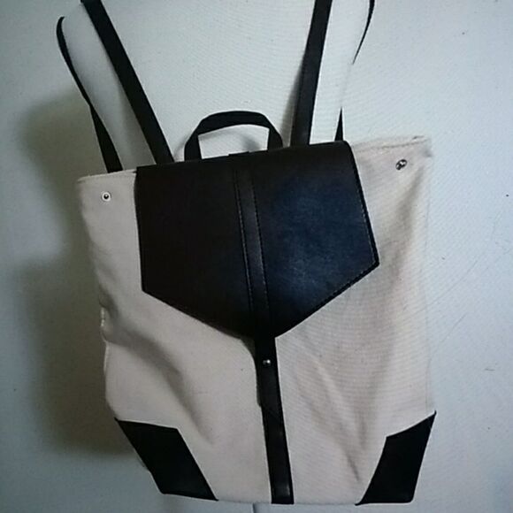 🎉HP🎉NEW DEUX LUX DEMI CANVAS BACKPACK - Picture 5 of 8